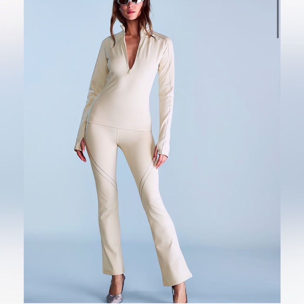 NWT Victoria's Secret brushed
VSX Winter Half-Zip